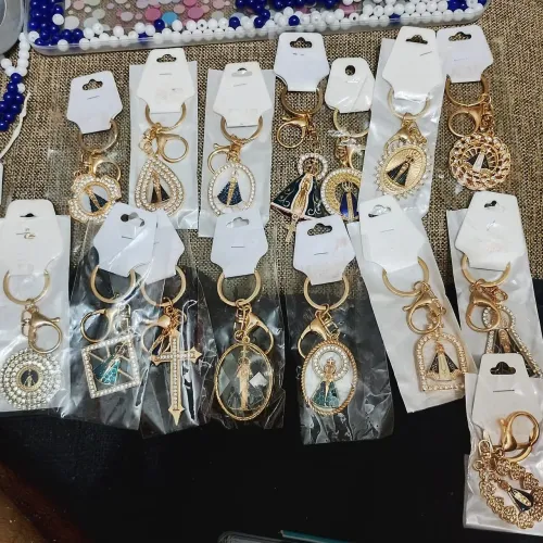 Belíssimos chaveiros de Nossa Senhora de Aparecida partir de 30 reais 