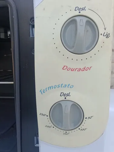 Forno pra assar muito conservado