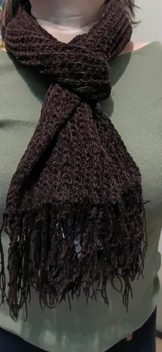 Vendo um lote de manta de trico cor marrom e gola de trico