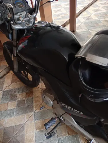 Motocicleta 150 titan