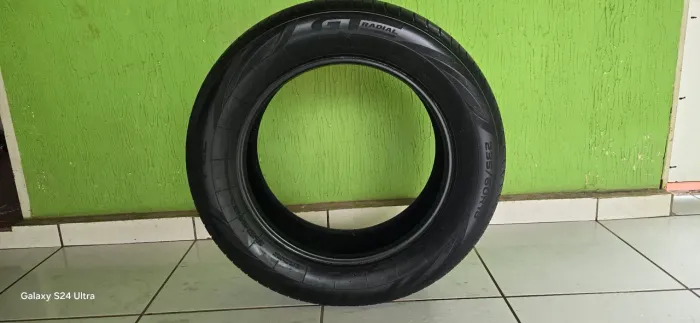 Pneus aro 18