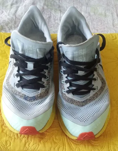 Tênis Nike modelo trail Pegasus 36/ tamanho 42