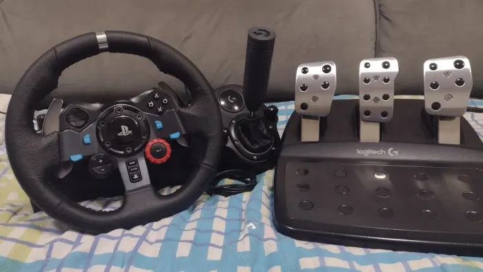 Logitech G29 (Kit) para pessoas exigentes - p/ PC, PS5 Pro, PS5 Base, PS4 Pro, PS4 e PS3.