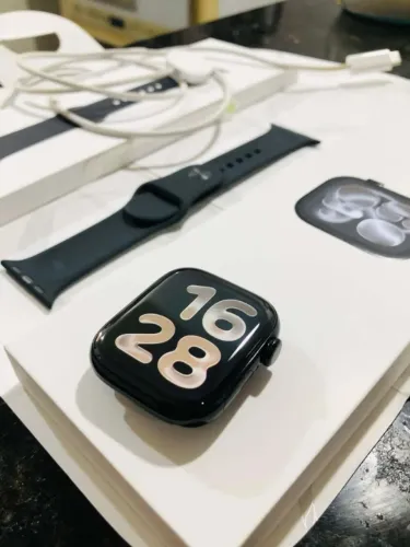 Apple Watch Series 11 42mm GPS Jet Black (VENDA URGENTE)