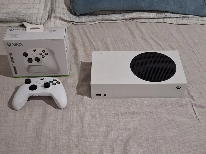 Xbox Series S - Perfeito Estado