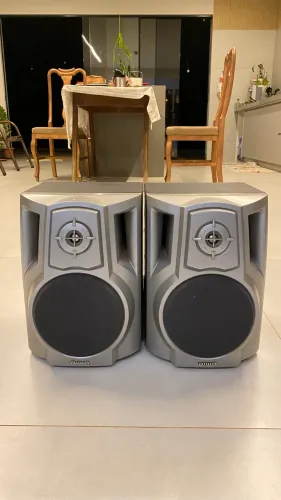 Par Caixas Aiwa 6 ohms