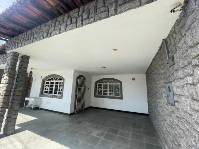 Casa com 4 Quartos para alugar, 80m² - Jaburuna