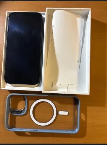 iPhone 14 impecável