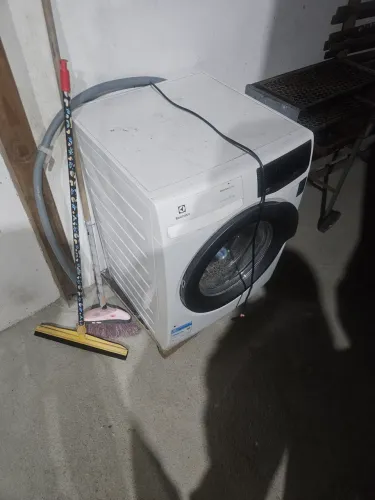 Lavadora Electrolux Premium Care Inverter 11 kg - Para Conserto