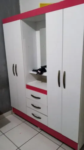 Vendo um guarda roupa
