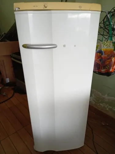 Geladeira 110 volts funcionando perfeitamente