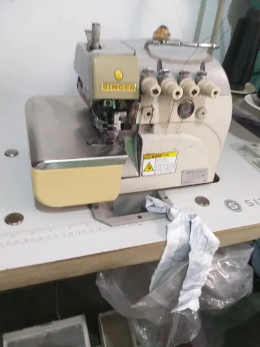 Vendo maquinas de costura duas overlok e reta