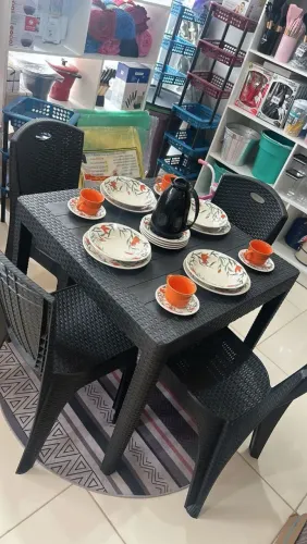 Mesa ratan com 4 cadeiras 