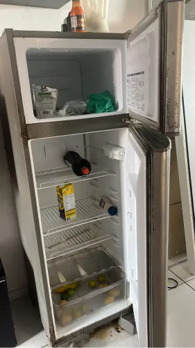 Vendo geladeira 350 em Lauro de Freitas