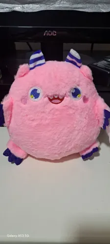 Pelucia monstrinho rosa e azul