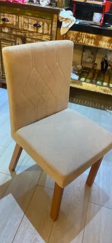 Mesa e cadeiras