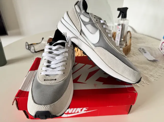 Tênis Nike waffle 42 novo