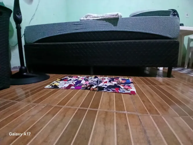 Vendo uma cama box de casal semi nova