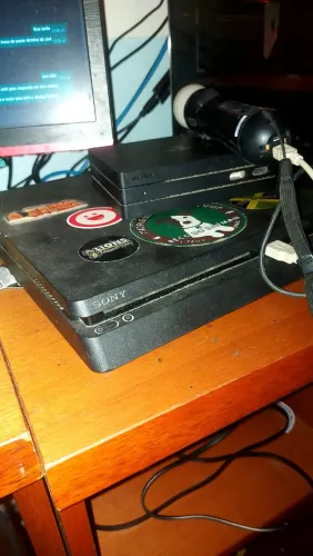 PS4 Slim 1TB + 2 Controles Originais + 7 Jogos + Cabos - Perfeito