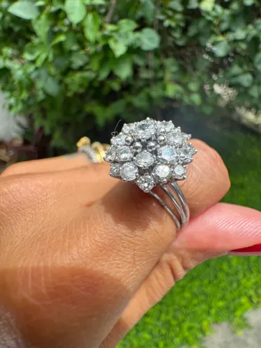 Anel chuveiro brilhantes