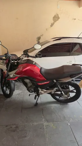 titan 160 vermelha