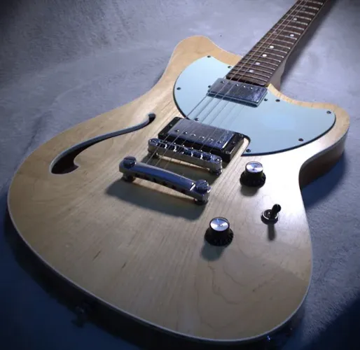 Guitarra Semi acustica JetBlues Tagima + CAse Pro