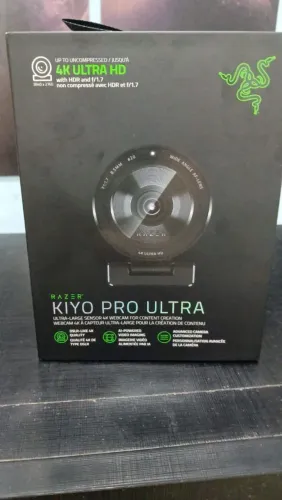 Webcam Razer Kiyo Pro Ultra 4K - Lacrada na Caixa
