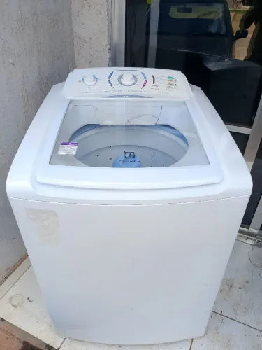 Vendo máquina de 12 kg pouco usada