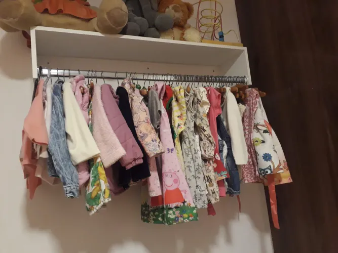 Arara suspensa para roupas MDF