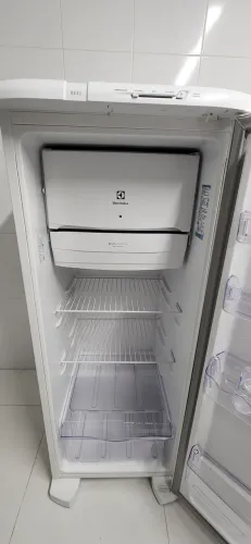 Geladeira Electrolux 240l 110v