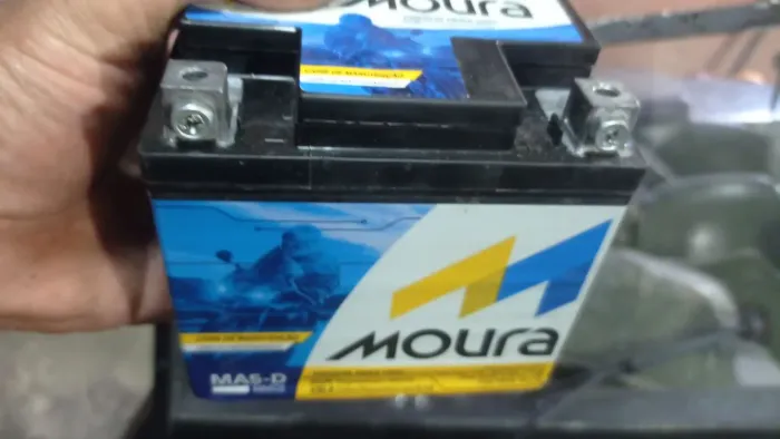Bateria de moto Moura nova