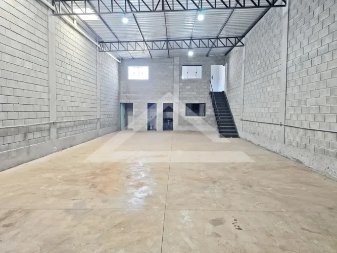 Imóvel comercial para locação no Bairro Jardim Salgado Filho, próximo a Rodovia Anhanguera