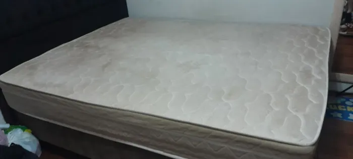 Colchão 1,60 de molas