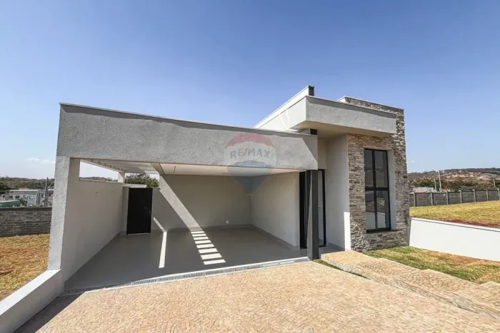 CASA COM 3 QUARTOS SUÍTES PARA ALUGAR NO JARDIM MANOEL PENNA - TERRAS DE SANTA MARTA VILA 