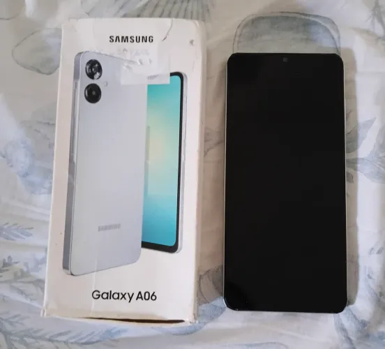Samsung A06 128GB (Precisa trocar o display)