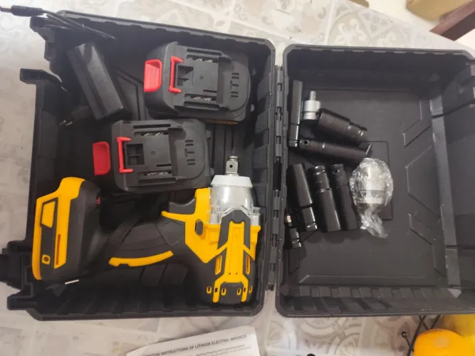 Chave de impacto furadeira e parafusadeira NOVA com 2 baterias 48v c/maleta e acessórios 