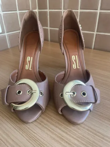 Sandália Santa Lolla Original Chocolate Claro Com Fivela Dourada Número 34