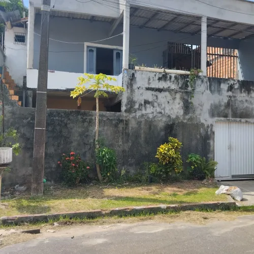 Casa de dois pavimento com dois kit Net pronto pra aluga