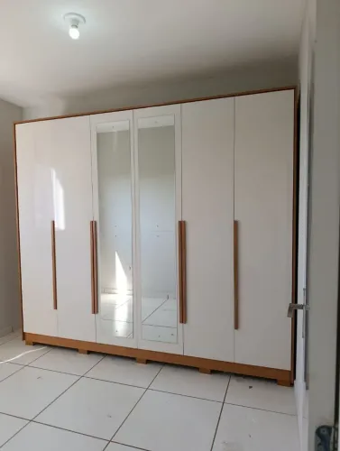 Roupeiro fascínio com espelho