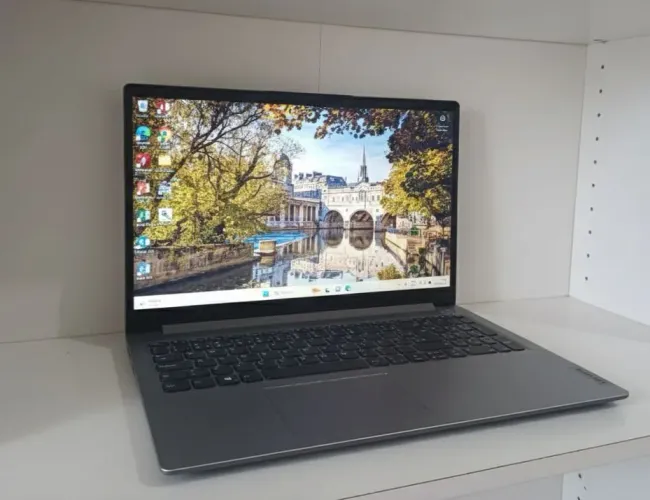 Notebook lenovo core i3 12°geração 4gb ssd240 tela 15.6-com garantia