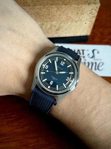 Relógio Baltic Hermetic Tourier Azul 37mm