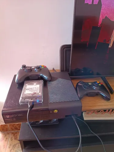 Xbox 360 com HD de 500 gb 97 jogos