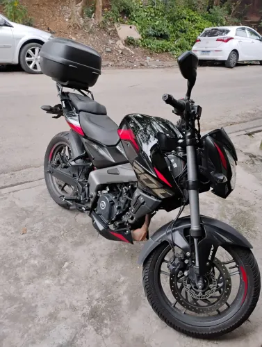 Bajaj dominar 200