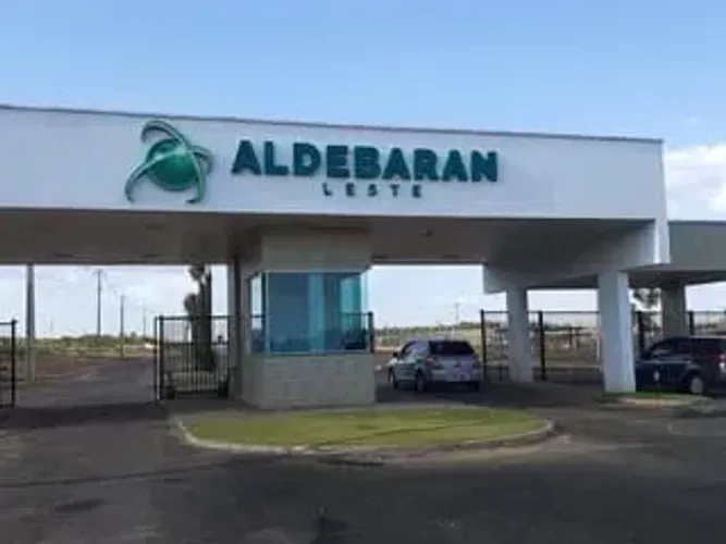 Imóvel para venda possui 386 metros quadrados em Verde Lar - Teresina - PI