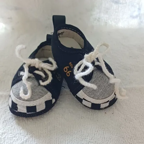 Sapatinhos de bebês meninos 