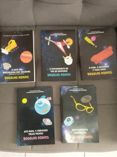 Coleção completa o guia do mochileiro das galáxias 5 volumes