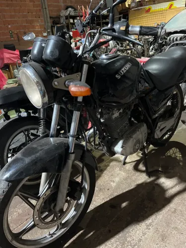 Suzuki 125 sucata 