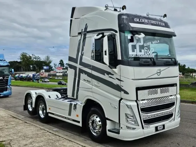 Volvo FH460 6X2 GLOBETROTTER ANO 22 PACOTE LC BELICHE MULTIMIDIA GRANDE RODAS DE ALUMÍNIO