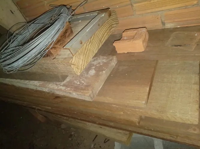 Ferros e tábuas