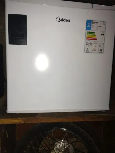 Frigobar Midea nunca usado!